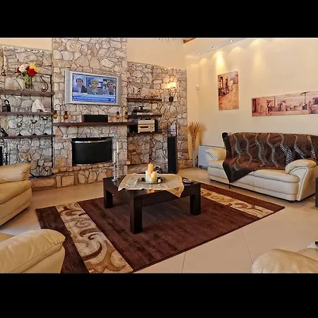 Privilege Villa *