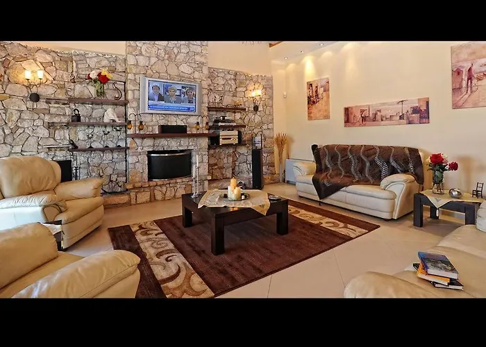 Privilege Villa *